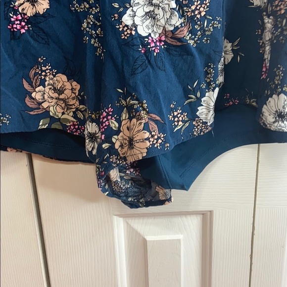 Torrid Floral Flowy Shorts - Picture 2 of 9